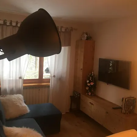 Apartment Cozy With Private Garden, 2 Bedrooms *