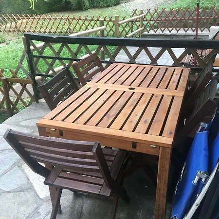 Cozy With Private Garden, 2 Bedrooms Apartmán Oulx